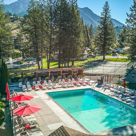 Ridgeview Resort Radium Hot Springs Bagian luar foto