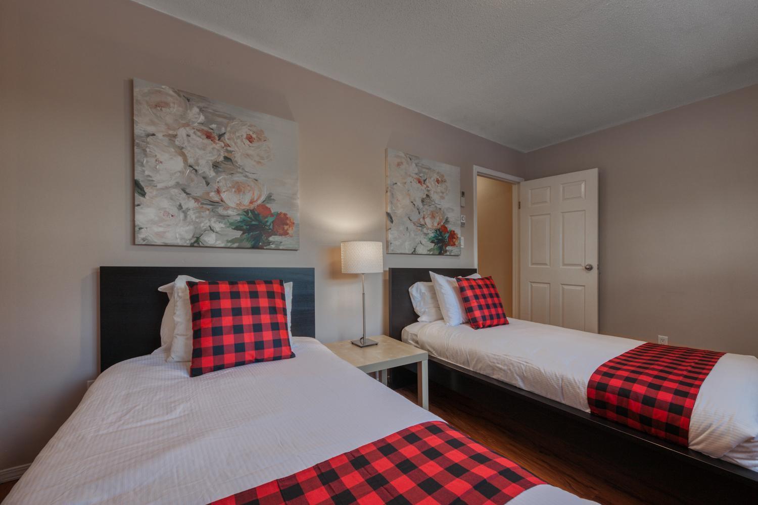 Ridgeview Resort Radium Hot Springs Bagian luar foto