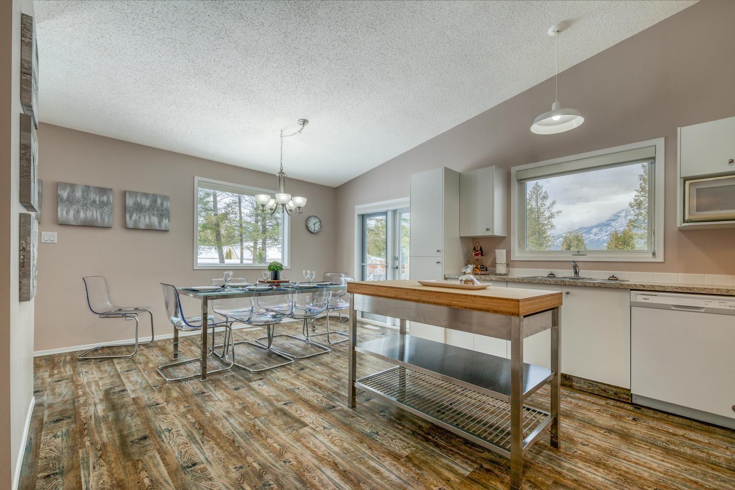 Ridgeview Resort Radium Hot Springs Bagian luar foto