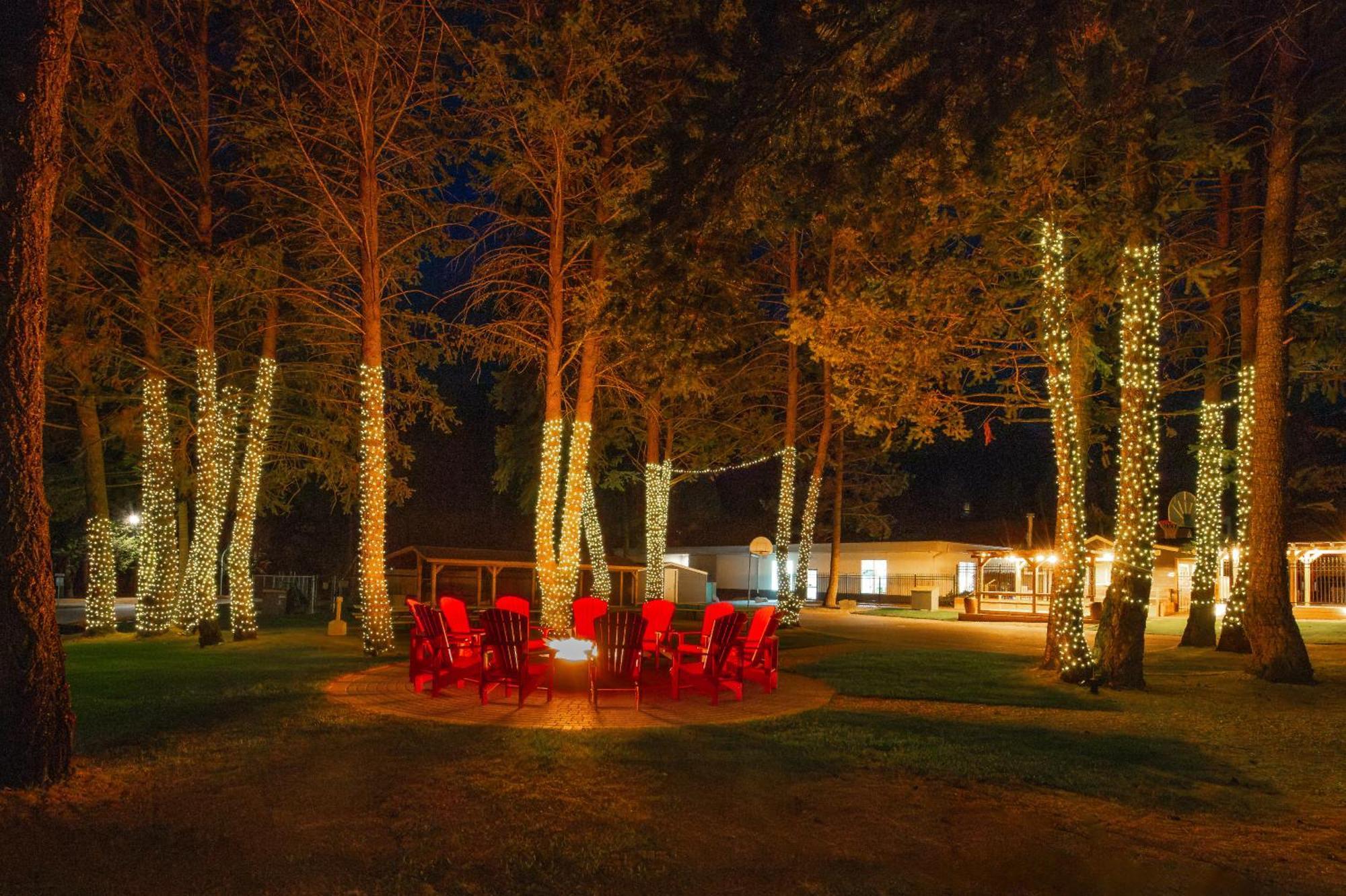 Ridgeview Resort Radium Hot Springs Bagian luar foto