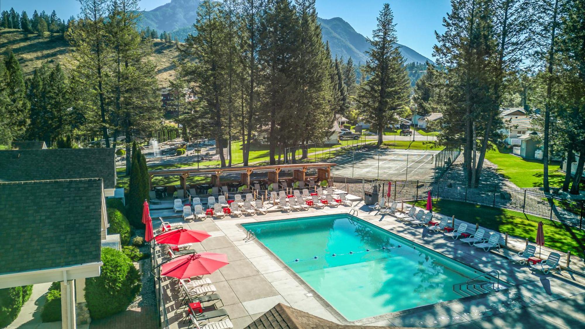 Ridgeview Resort Radium Hot Springs Bagian luar foto
