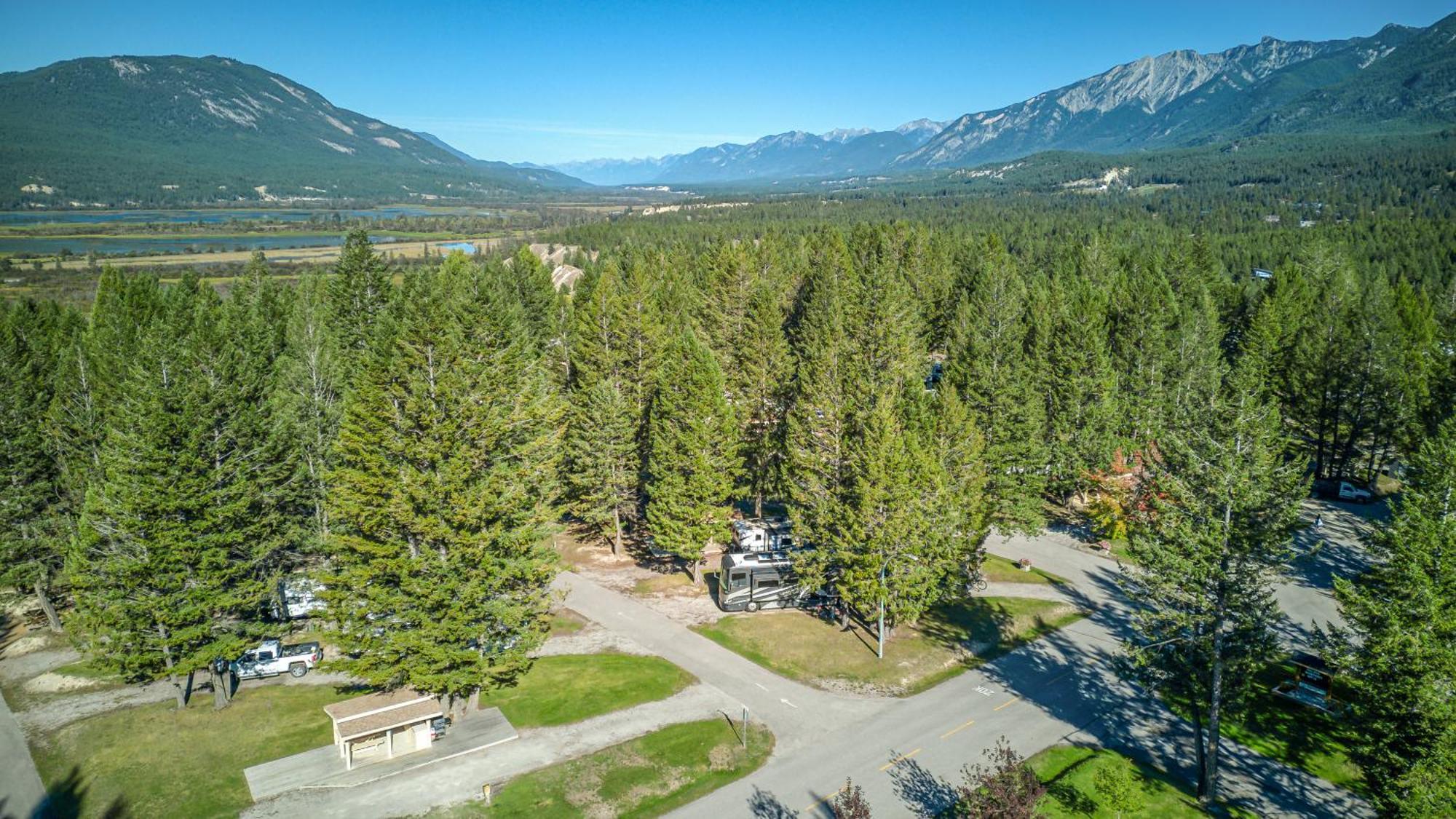 Ridgeview Resort Radium Hot Springs Bagian luar foto